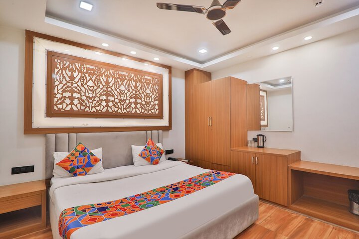 Room 15 of 35