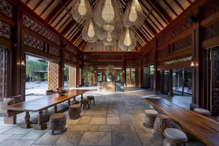 Hotel Lobby