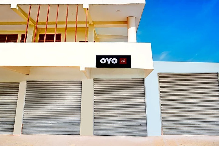 Hotel O V Star