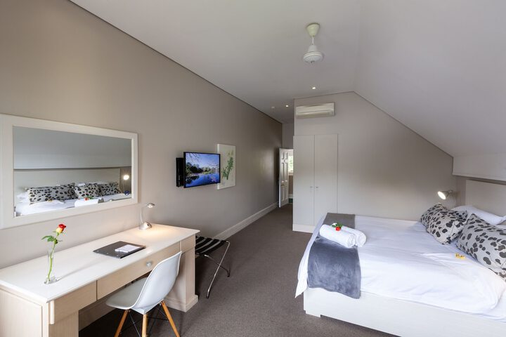 Room 9 of 37