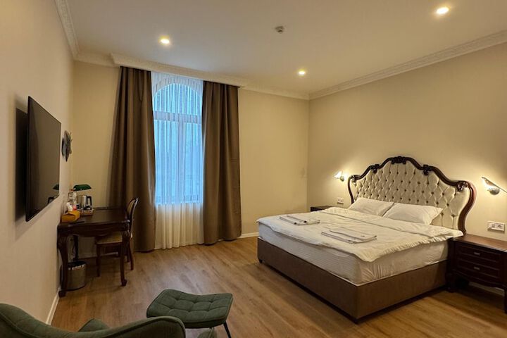 Room 27 of 70