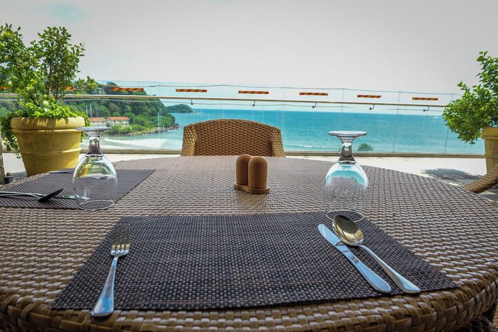 Dining 46 of 58