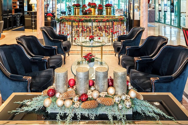 Entrance & Lobby