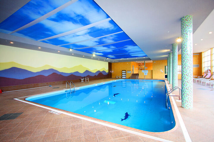 Pool 43 of 77