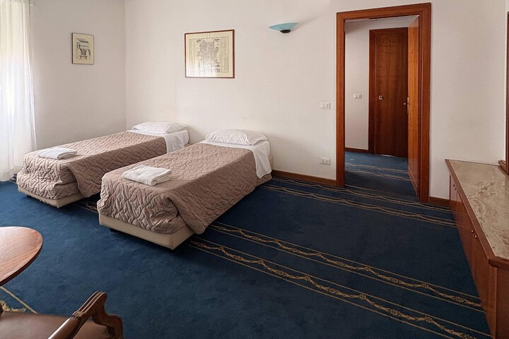 Room 45 of 72