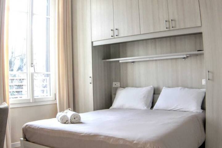 Room 3 of 48