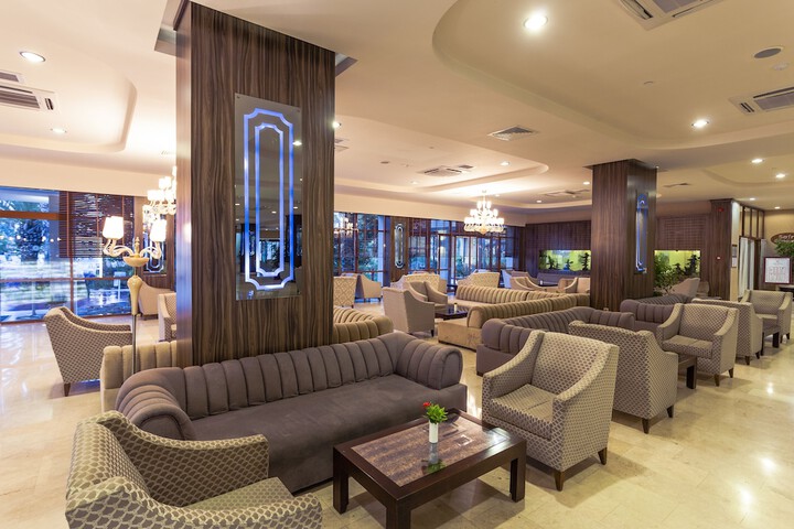Entrance & Lobby