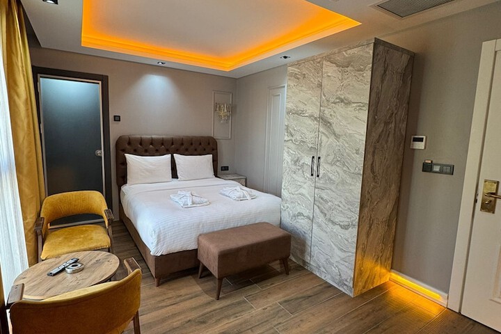 Room 10 of 45
