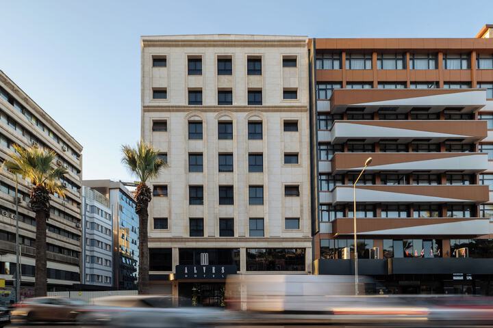 Hotel 73 of 76