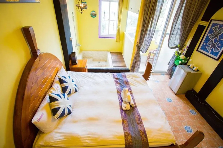 hotel_rooms