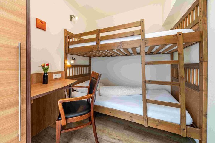 Room 10 of 36