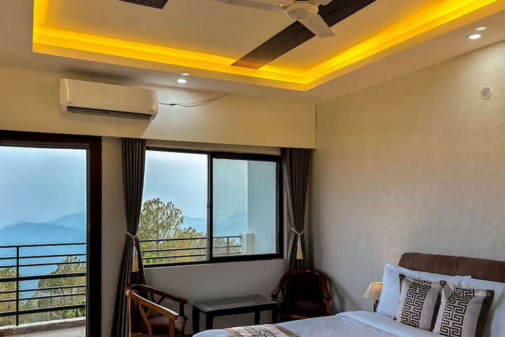 Room 35 of 114