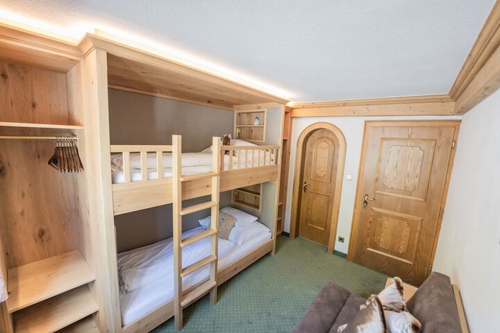 Room 17 of 67