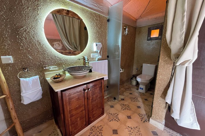 Room 32 of 69