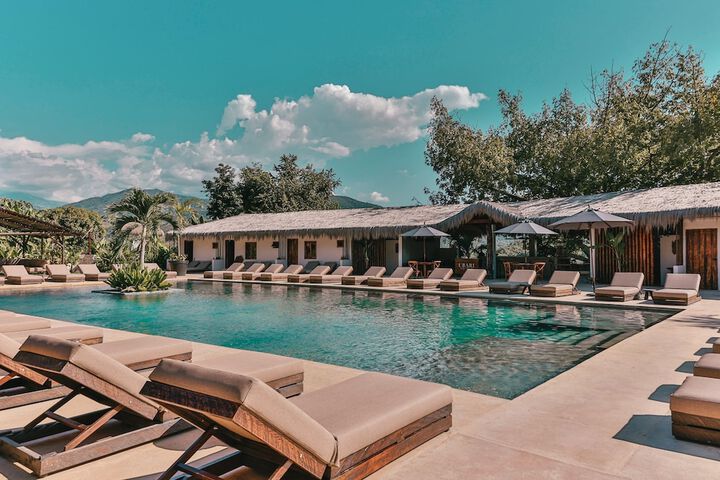 Pool 76 of 92