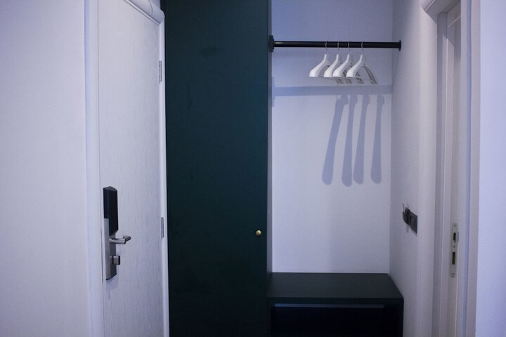 Room 4 of 39