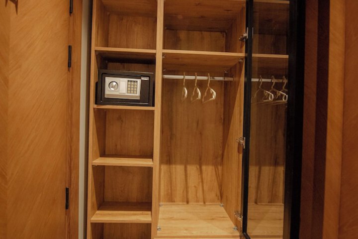 Room 46 of 150