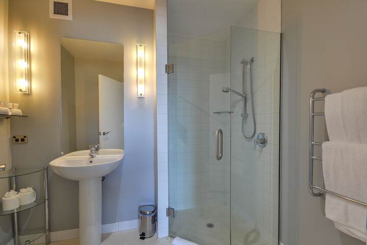 Room 15 of 19