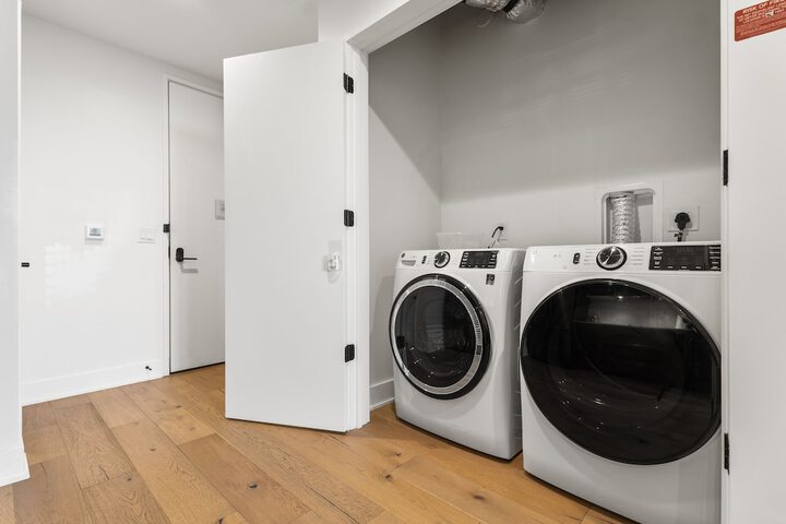 Laundry 707 of 860