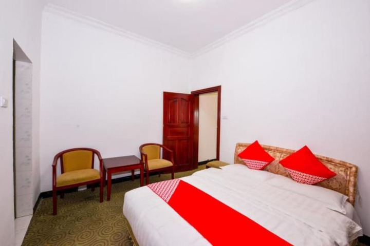 Room 8 of 14