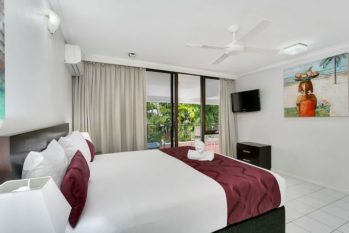Room 4 of 66