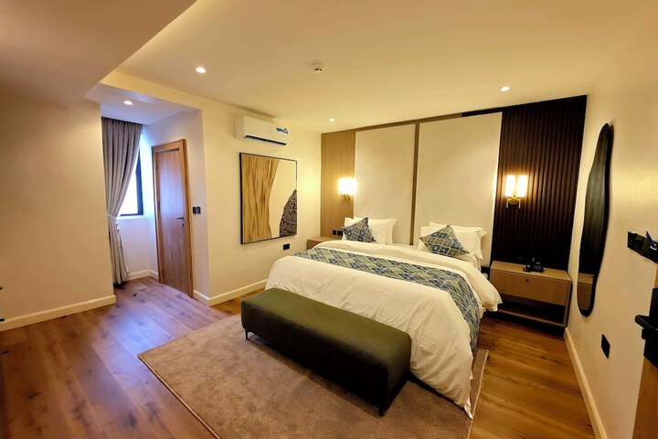 Room 28 of 72