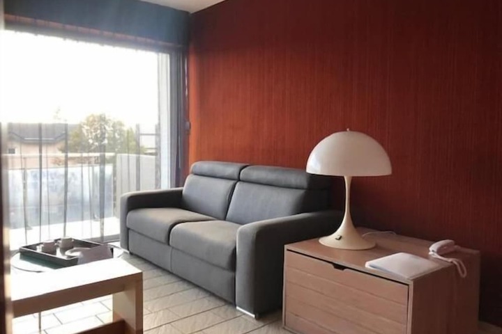 Room 16 of 29