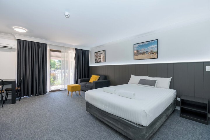 Room 10 of 46