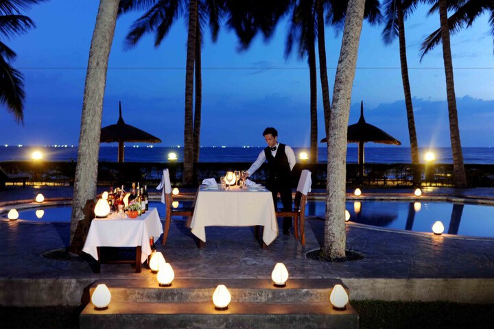 Dining 56 of 83