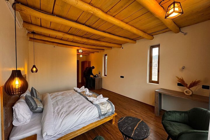 Room 6 of 36