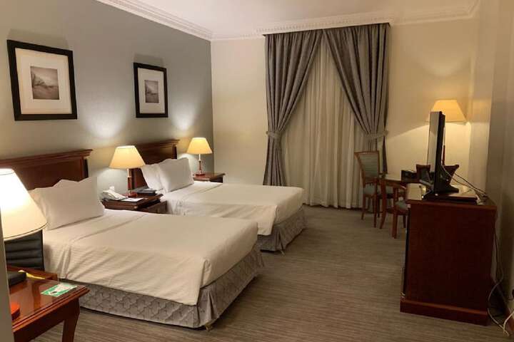 Room 32 of 132
