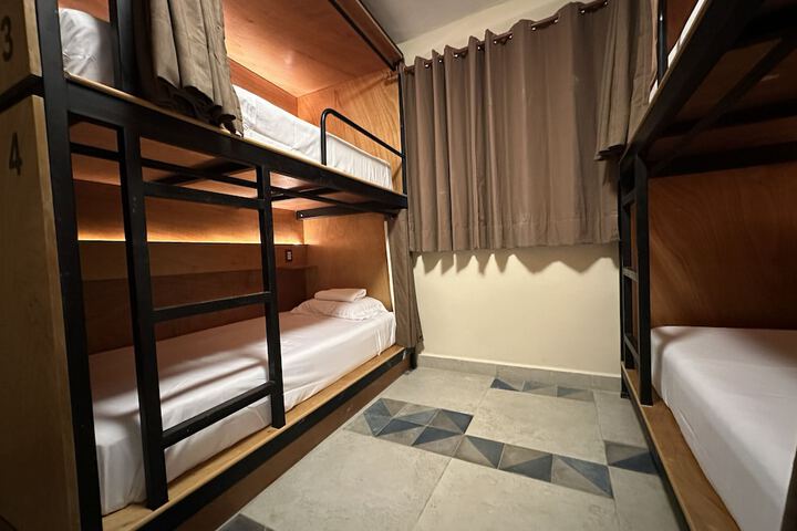 Room 6 of 60
