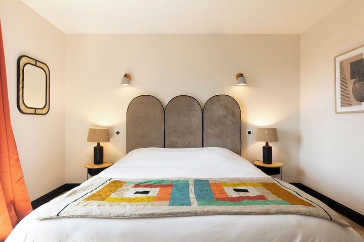 Room 43 of 103