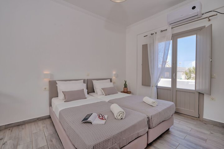 Room 4 of 92