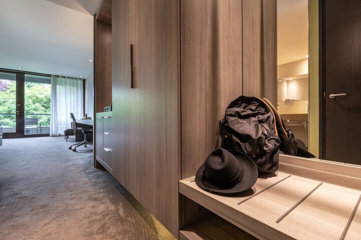 Room 16 of 108