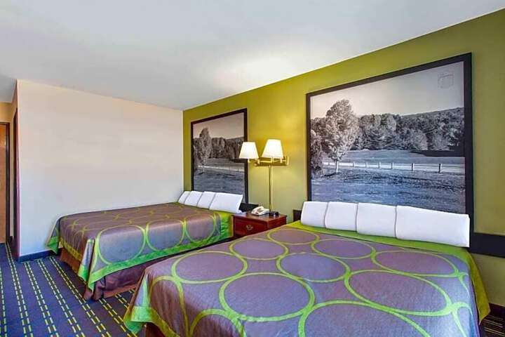 2 Queen Beds (9 of 19)