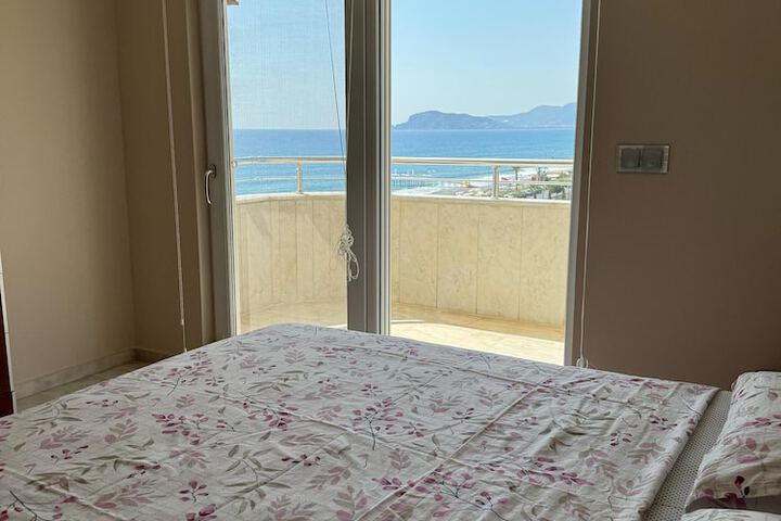 Room 12 of 40