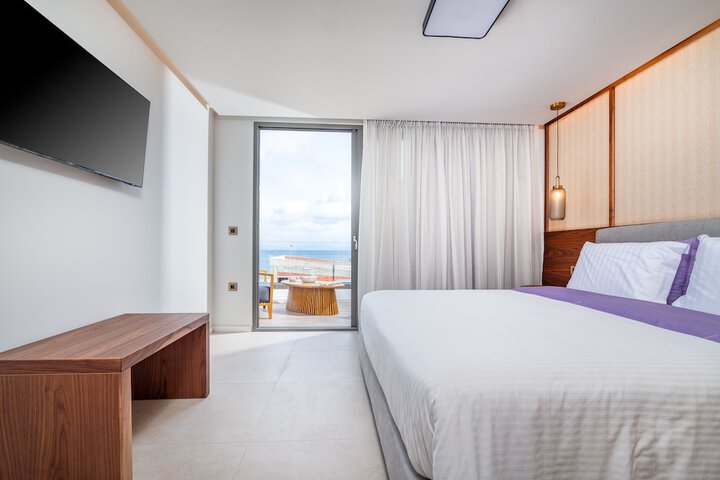Room 6 of 91