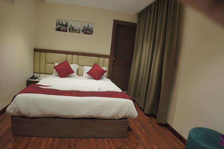 Room 8 of 29