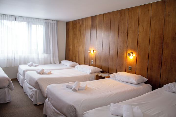 Room 34 of 77
