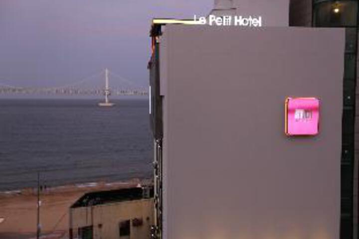 Hotel 2 of 10