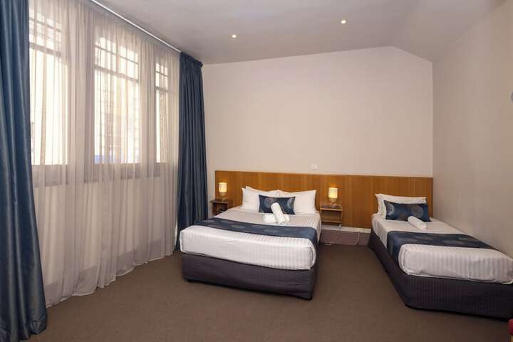 Room 5 of 34