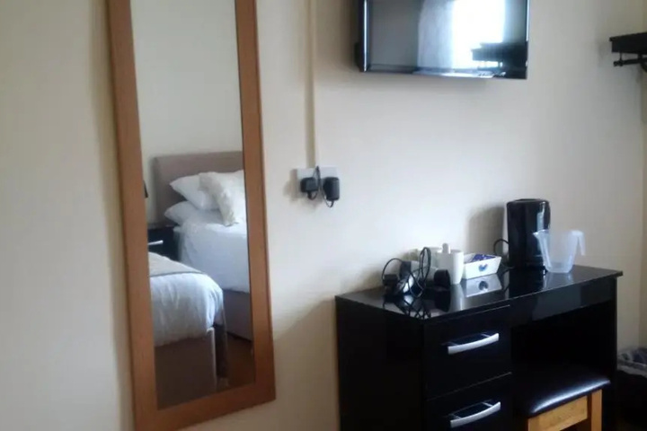 Room 2 of 14