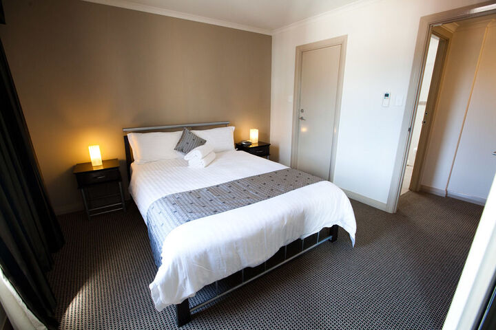Room 22 of 66