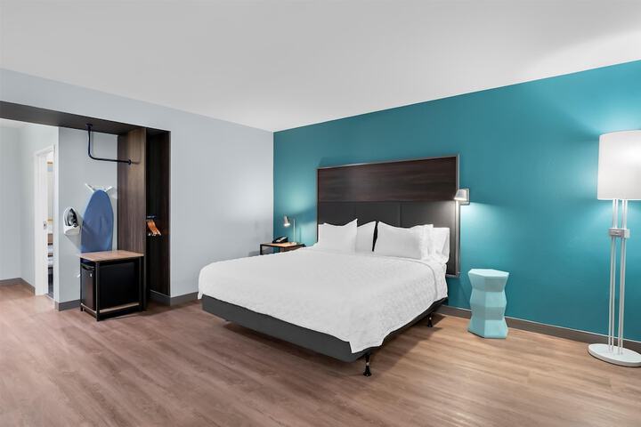 Room 9 of 29
