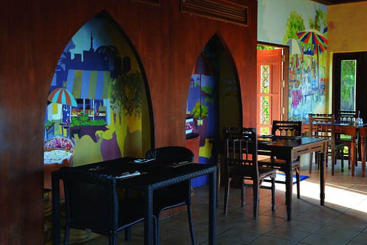 Dining 61 of 109
