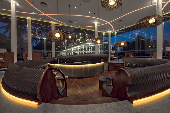 Entrance & Lobby