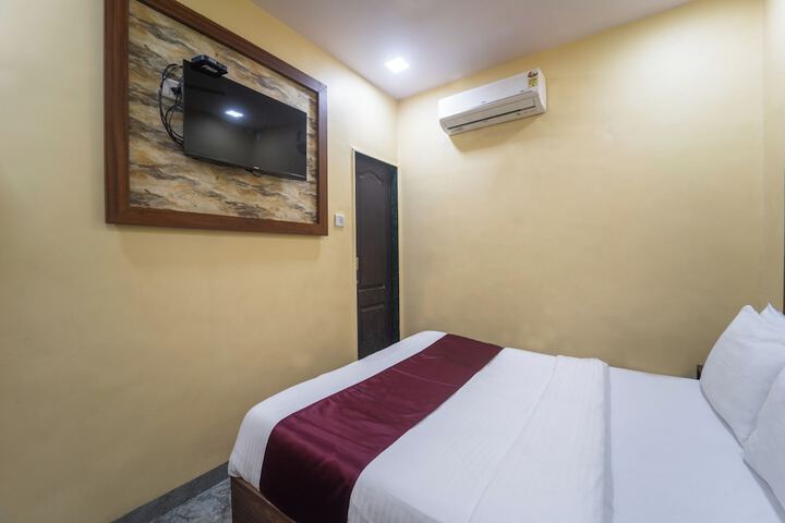 Room 6 of 16
