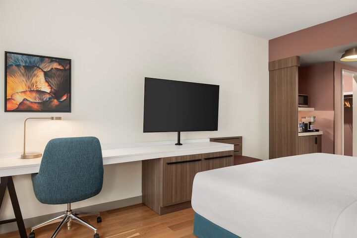 Room 6 of 41