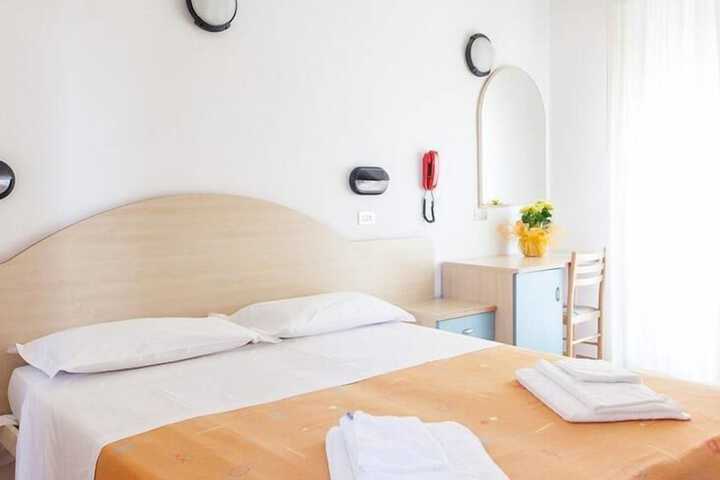 Room 18 of 32